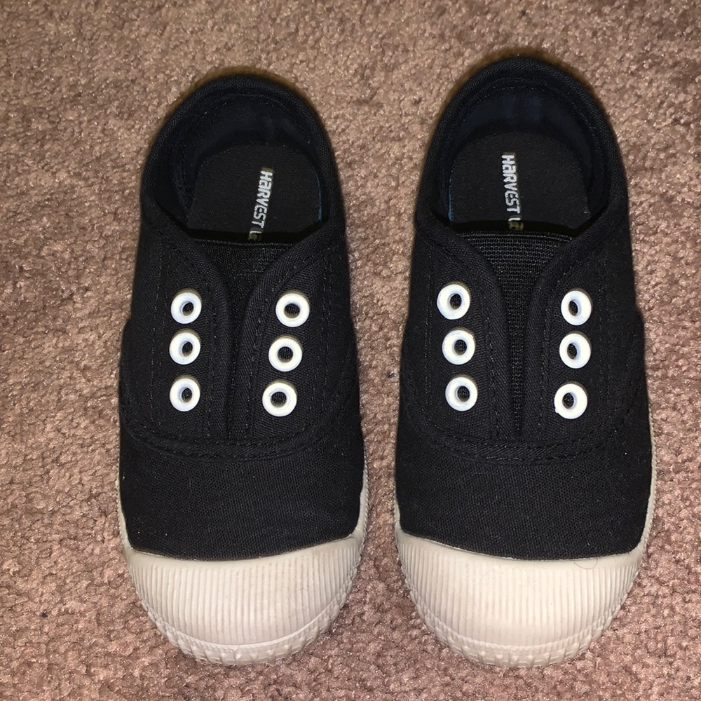 Kids sneakers